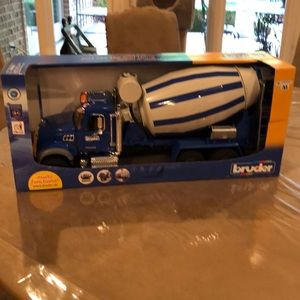 Bruder mack granite cement mixer toy